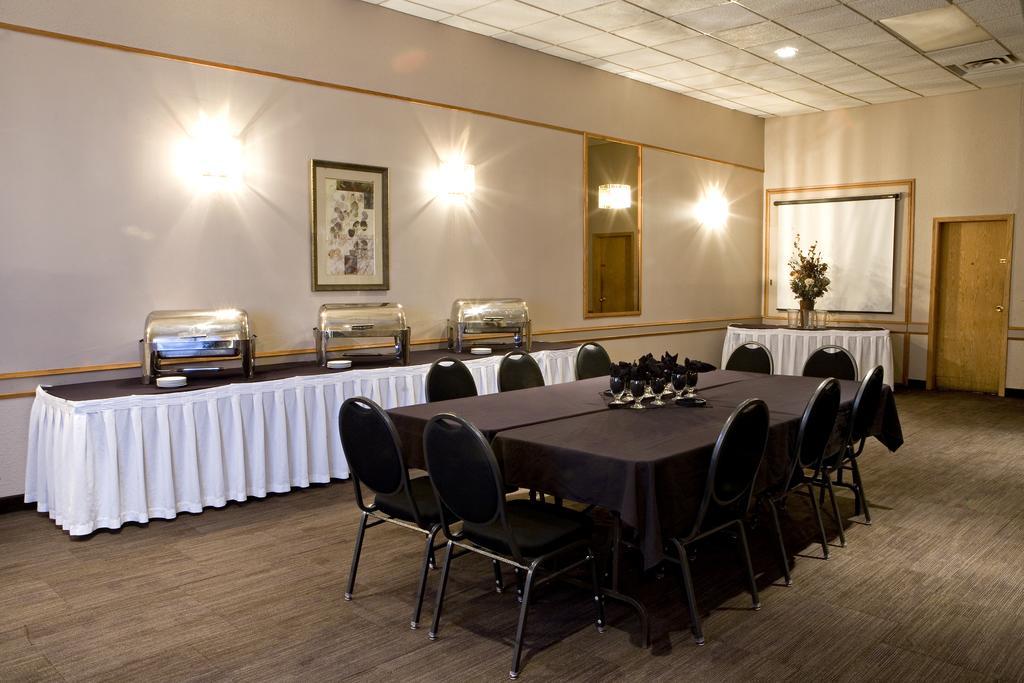 Heritage Inn Hotel & Convention Centre - Moose Jaw Restaurant photo