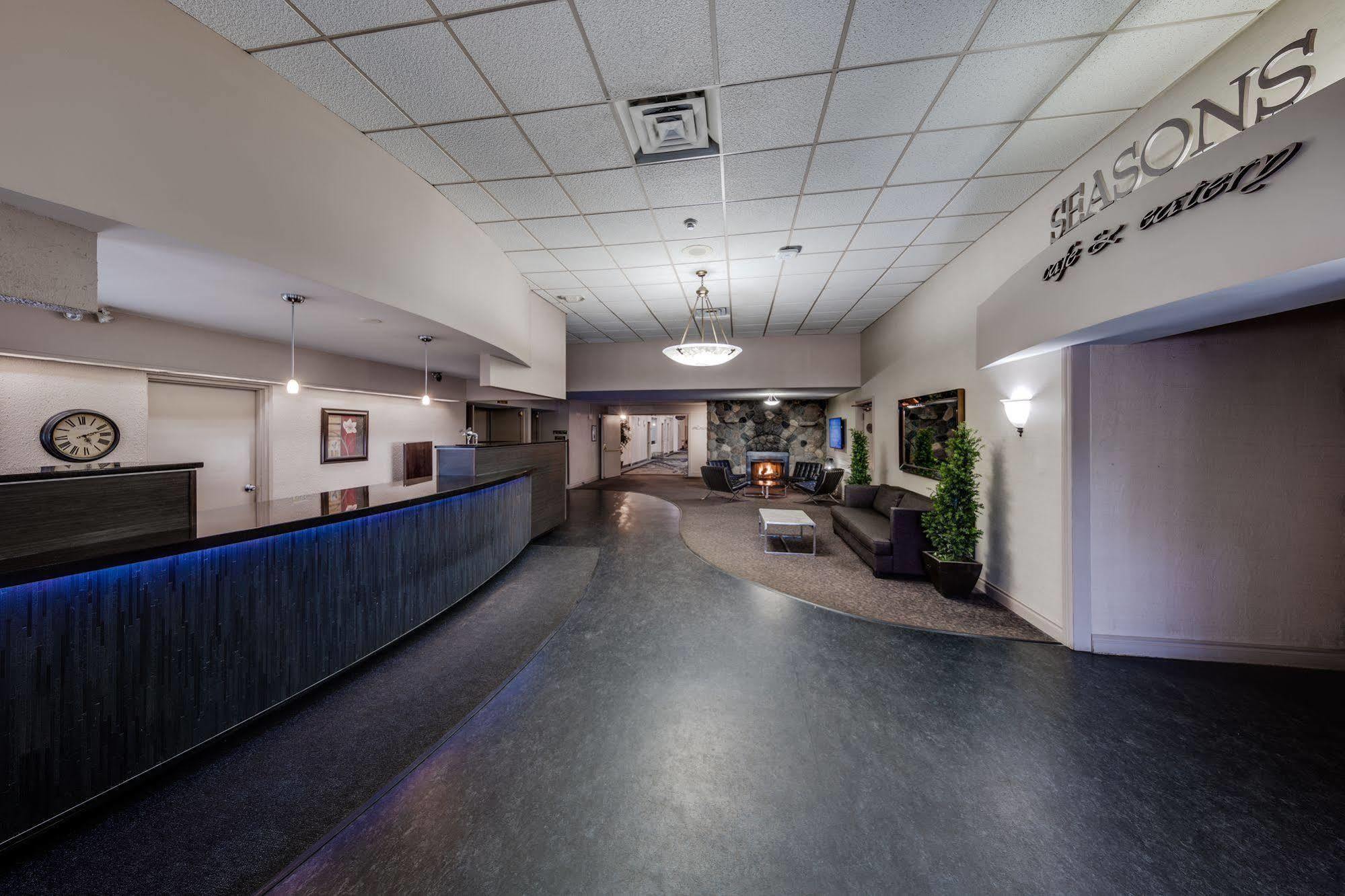 Heritage Inn Hotel & Convention Centre - Moose Jaw Exterior photo