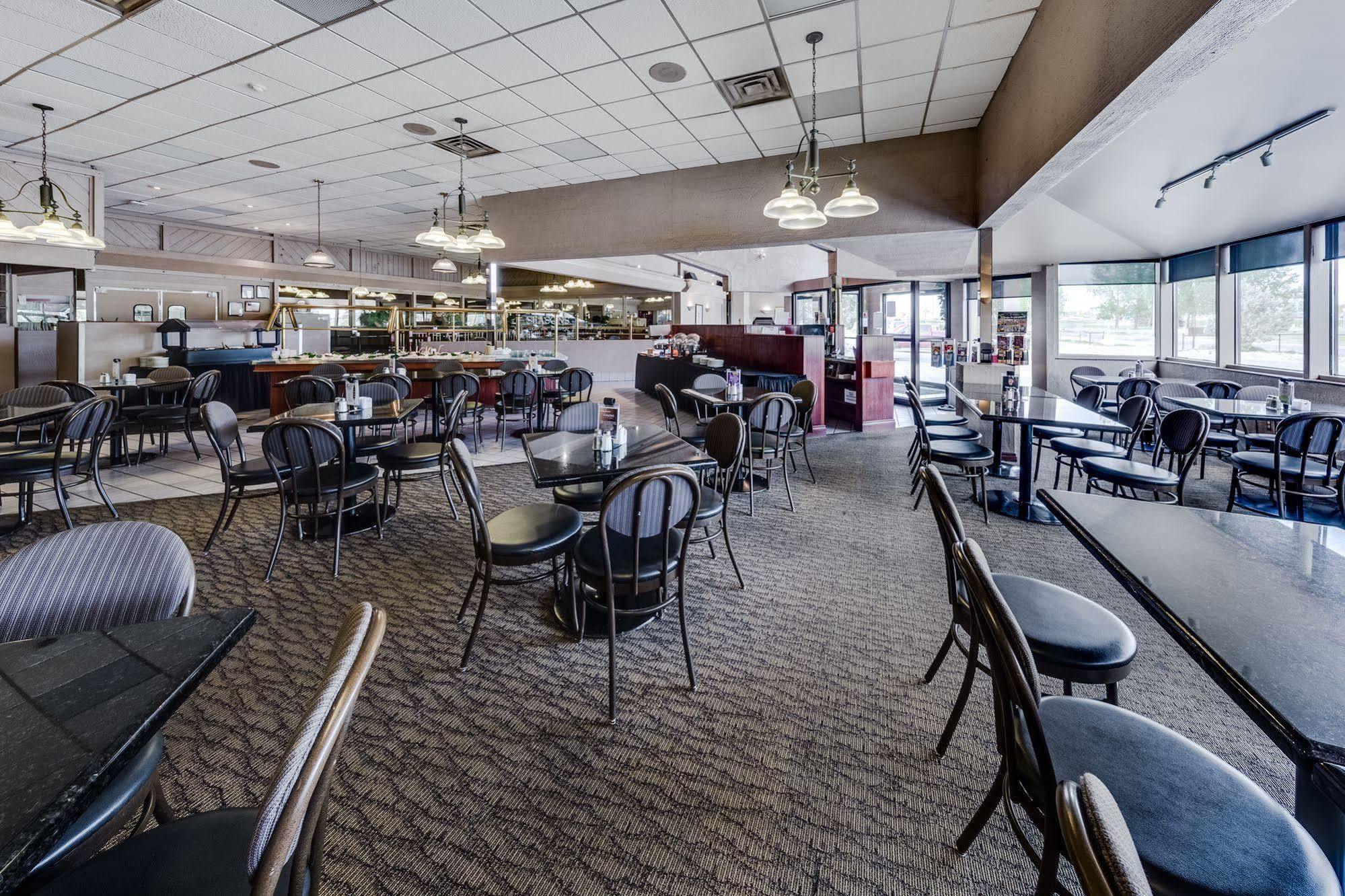 Heritage Inn Hotel & Convention Centre - Moose Jaw Exterior photo