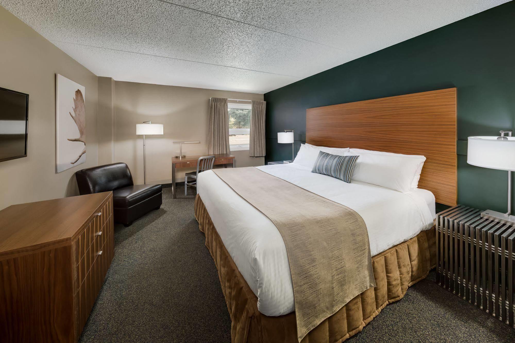 Heritage Inn Hotel & Convention Centre - Moose Jaw Exterior photo